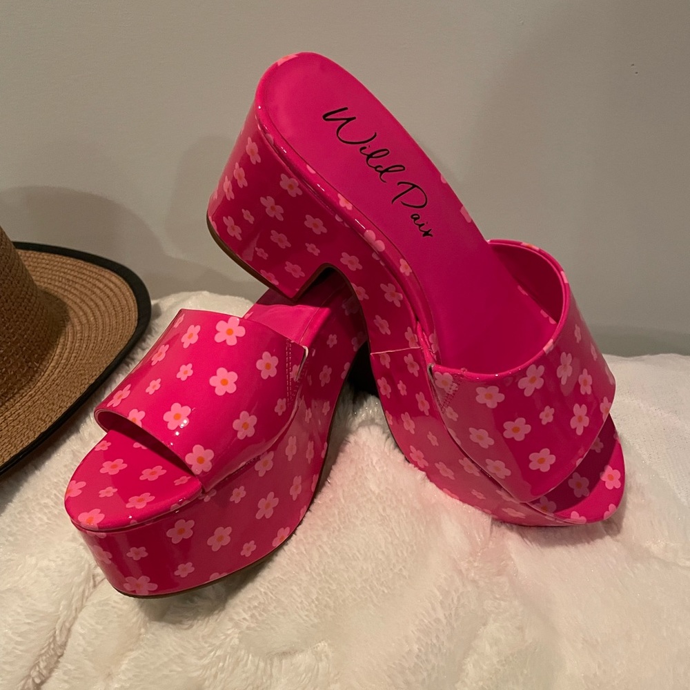 Wild Pair size 6